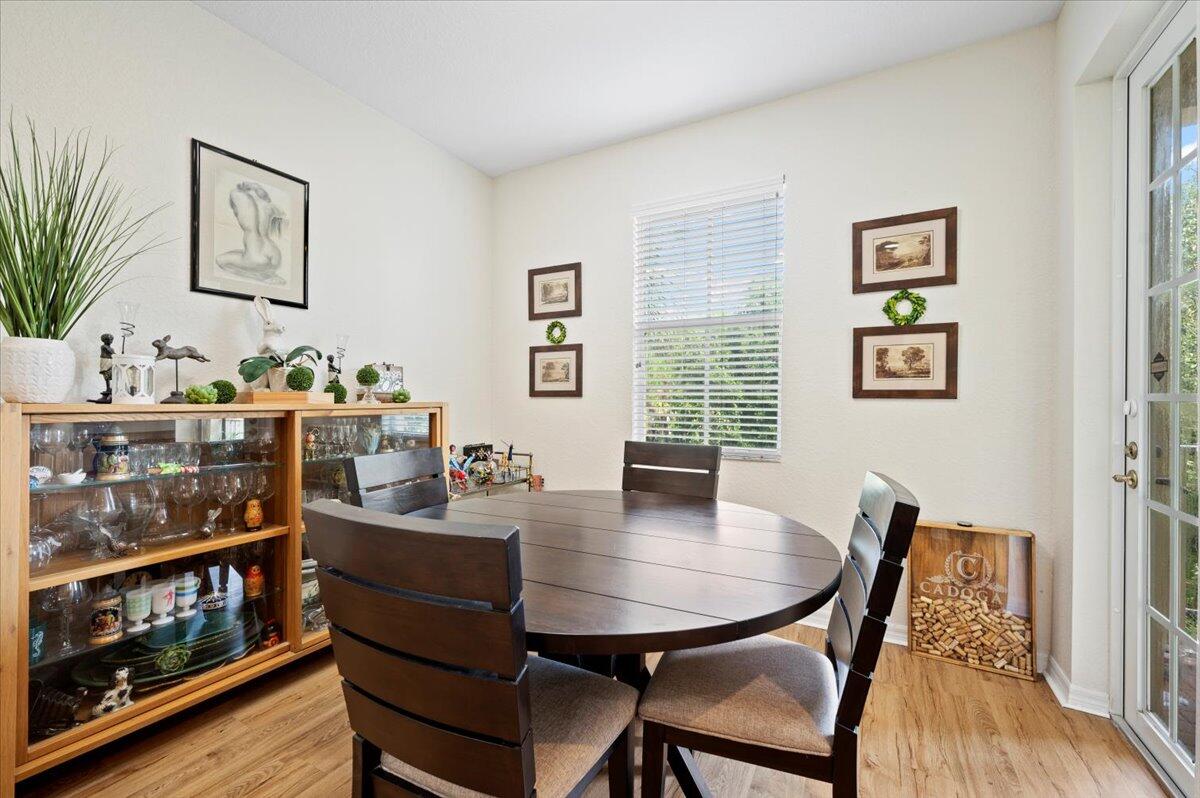 135 Seagrape Drive, Unit 202 Jupiter, FL 33458 - Photo 6 of 25 Dining
