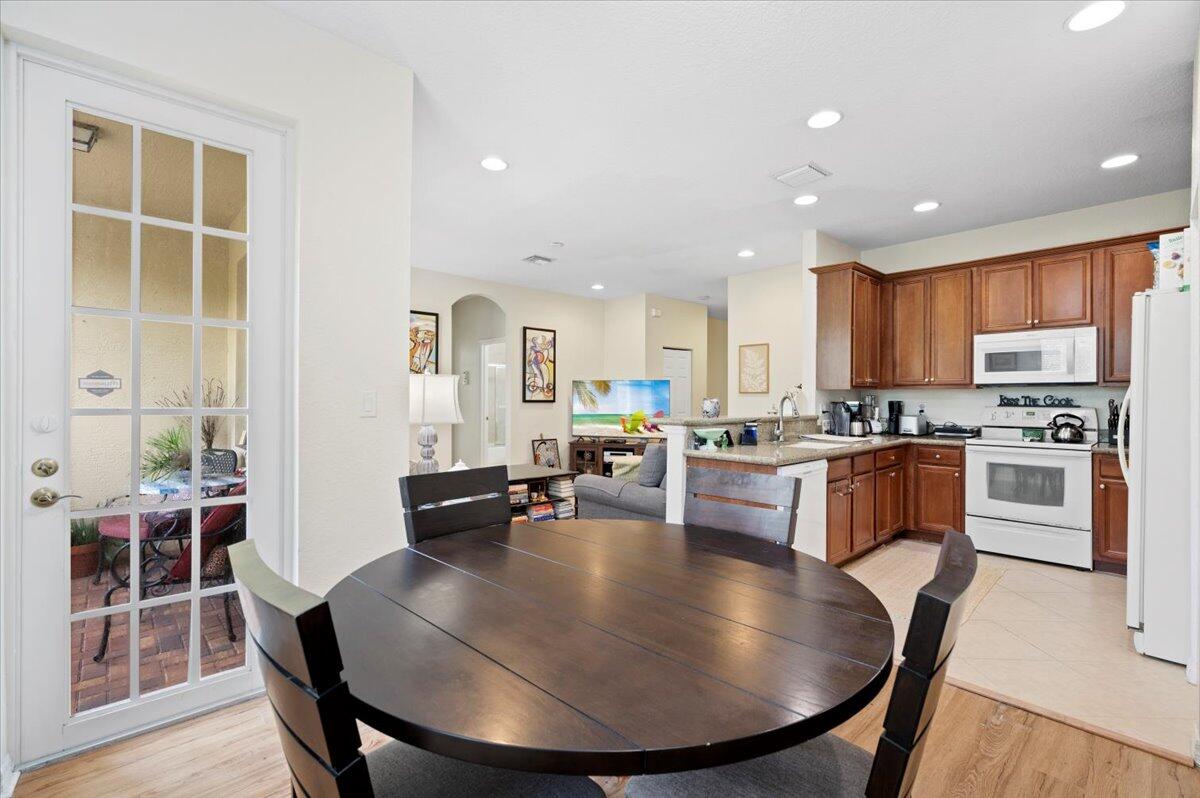 135 Seagrape Drive, Unit 202 Jupiter, FL 33458 - Photo 7 of 25 Dining