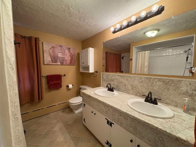 $499,000 | 822 Center Street, Lyndon, VT 05851