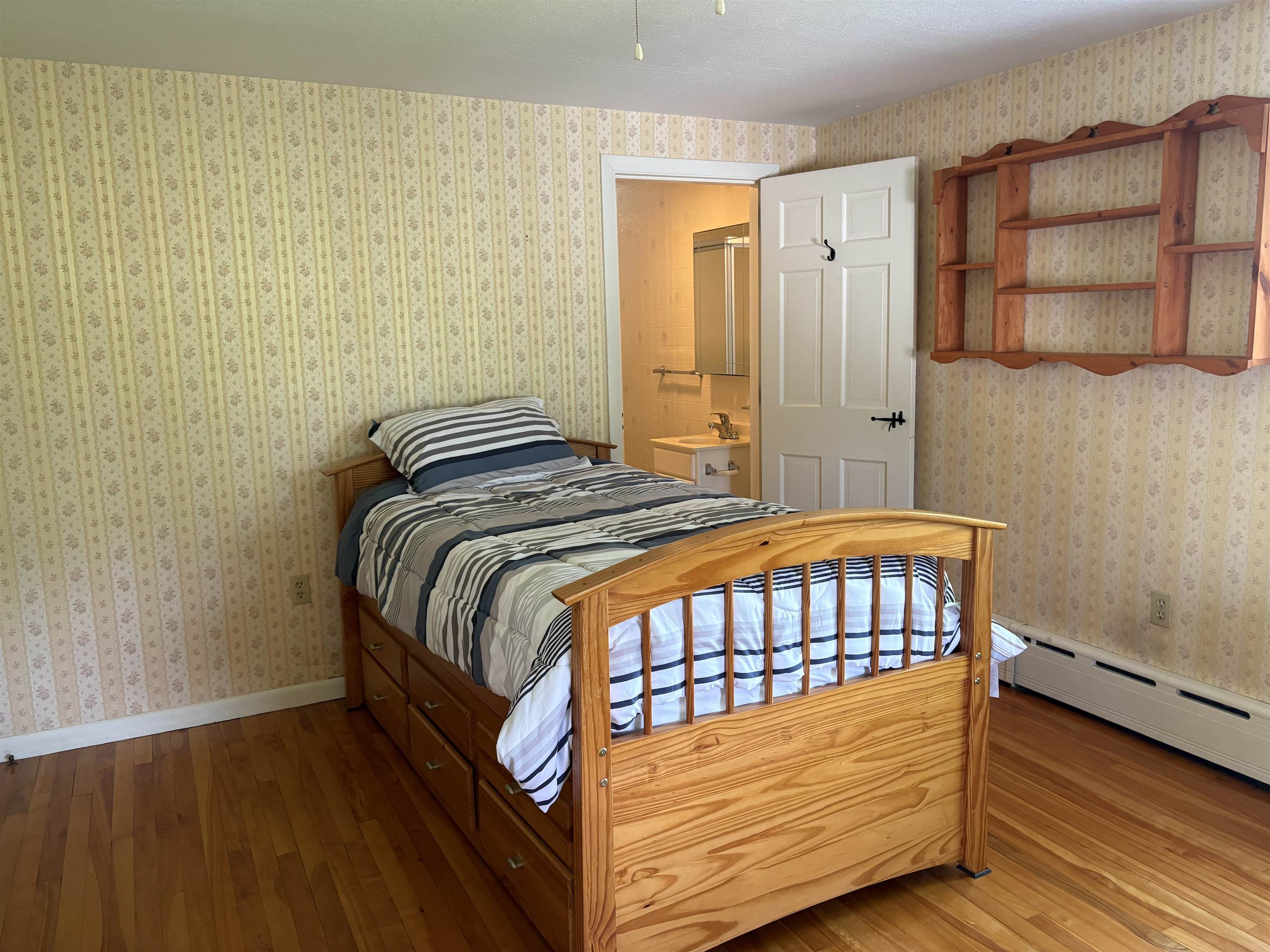 822 Center Street Lyndon, VT 05851 - Photo 14 of 42