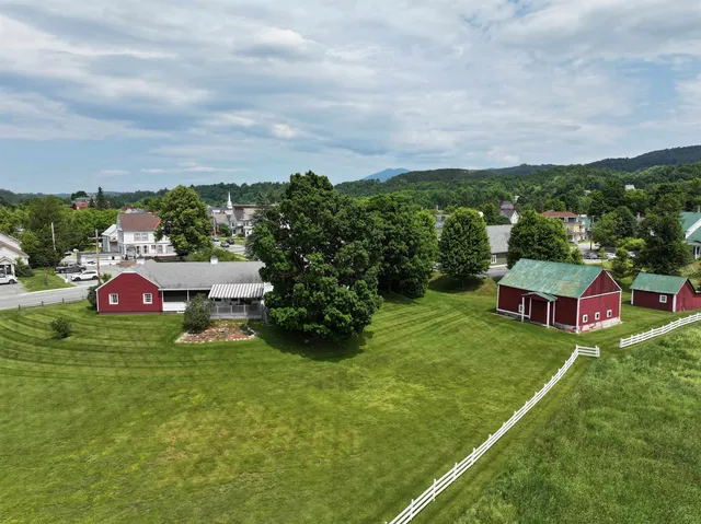 $499,000 | 822 Center Street, Lyndon, VT 05851