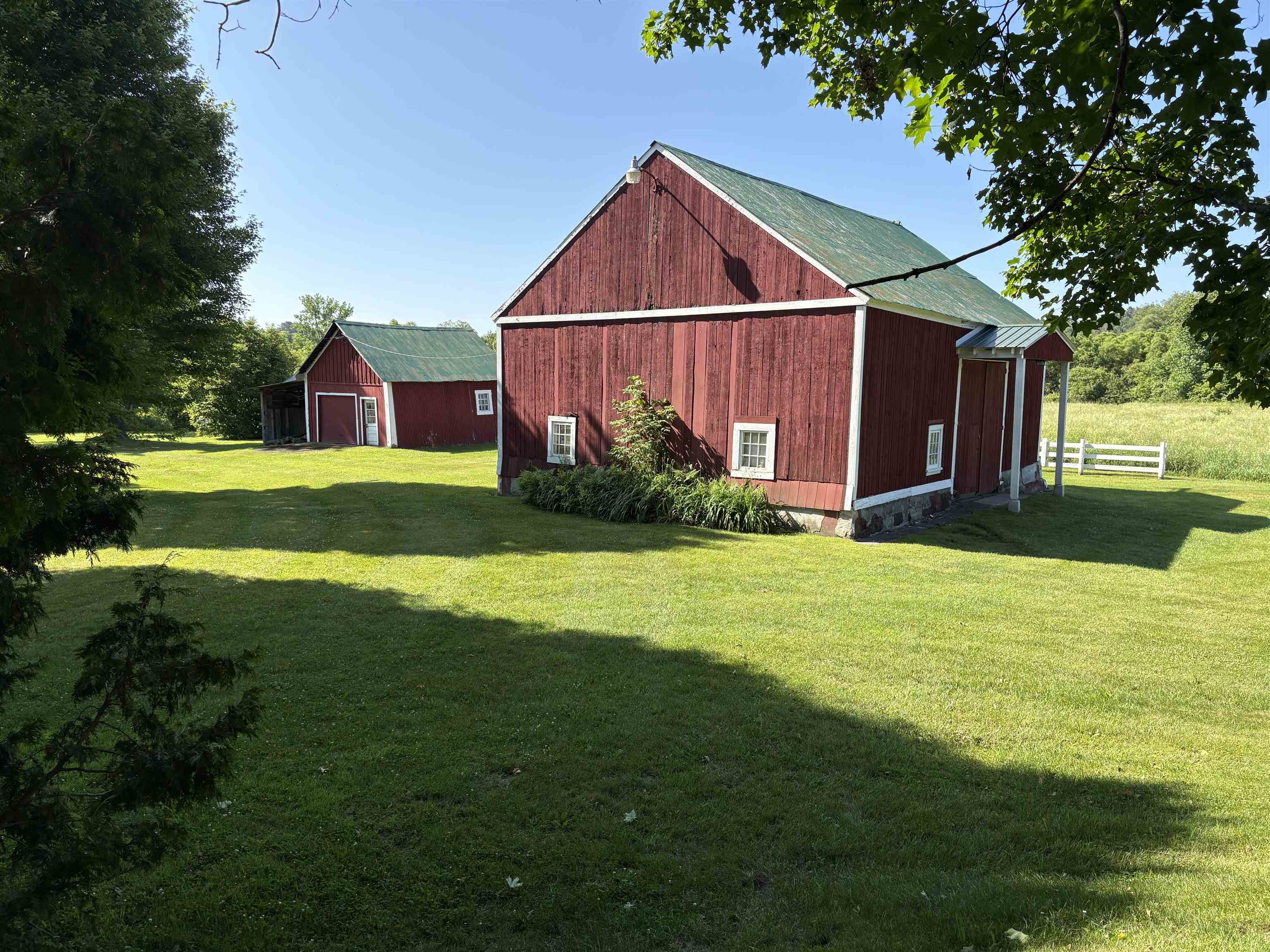 822 Center Street Lyndon, VT 05851 - Photo 4 of 42