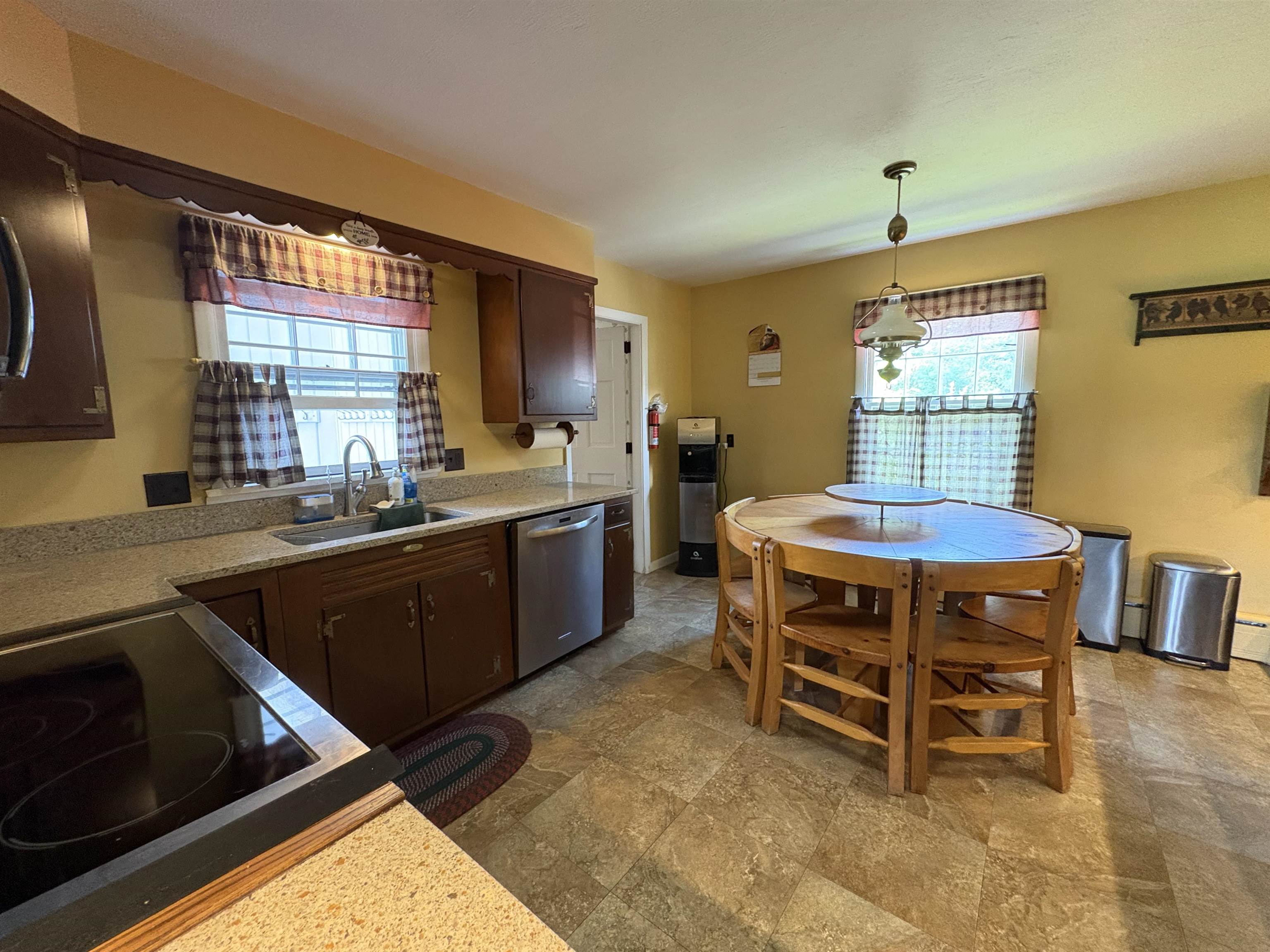 822 Center Street Lyndon, VT 05851 - Photo 10 of 42