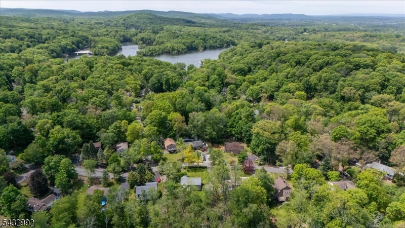 47 Winding Way Andover, NJ 07821 - Photo 33 of 42