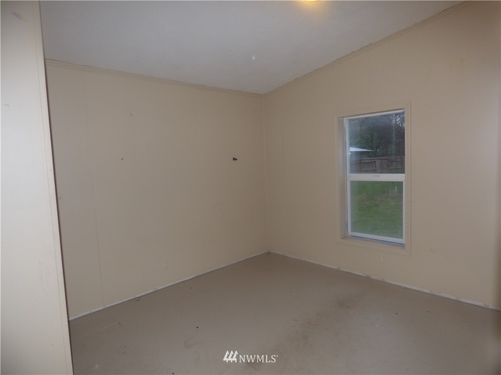 9911 178th Way Southwest Rochester, WA 98579 - Photo 11 of 24