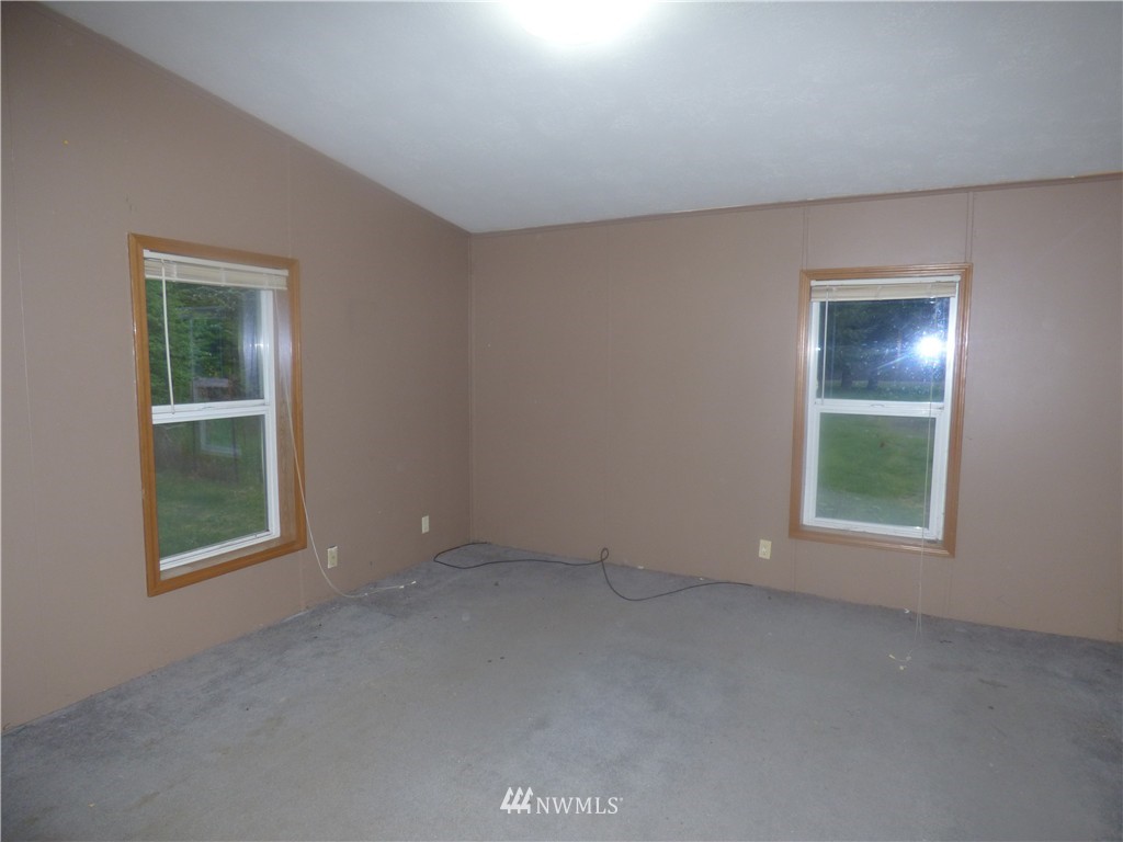 9911 178th Way Southwest Rochester, WA 98579 - Photo 13 of 24