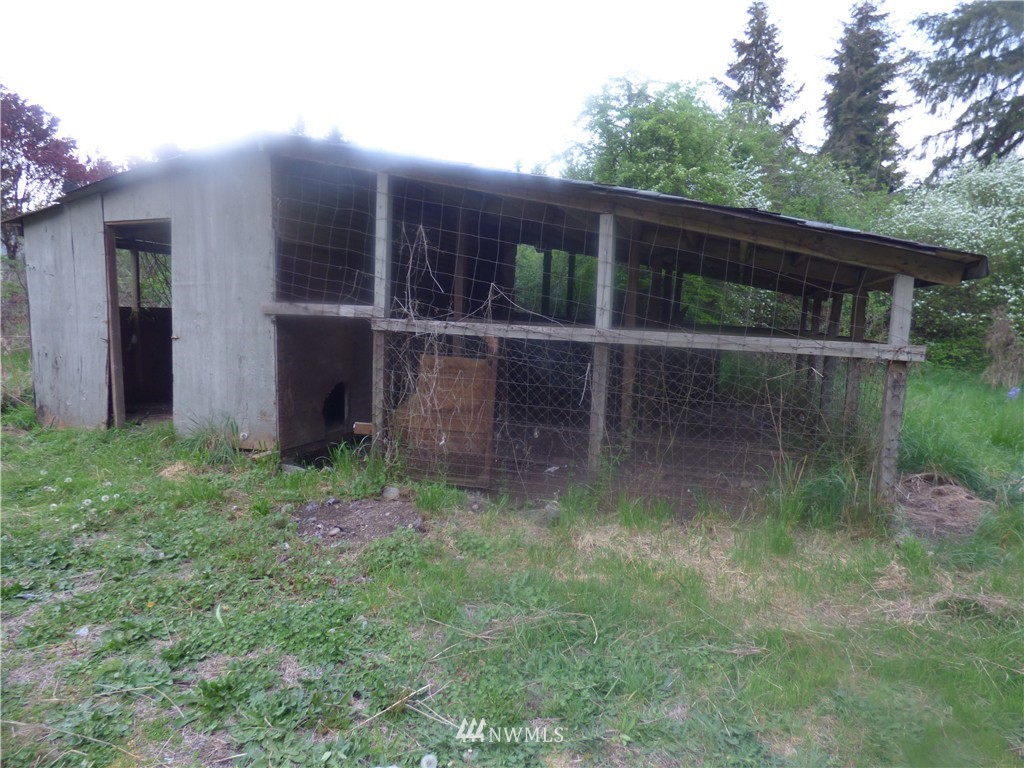 9911 178th Way Southwest Rochester, WA 98579 - Photo 15 of 24