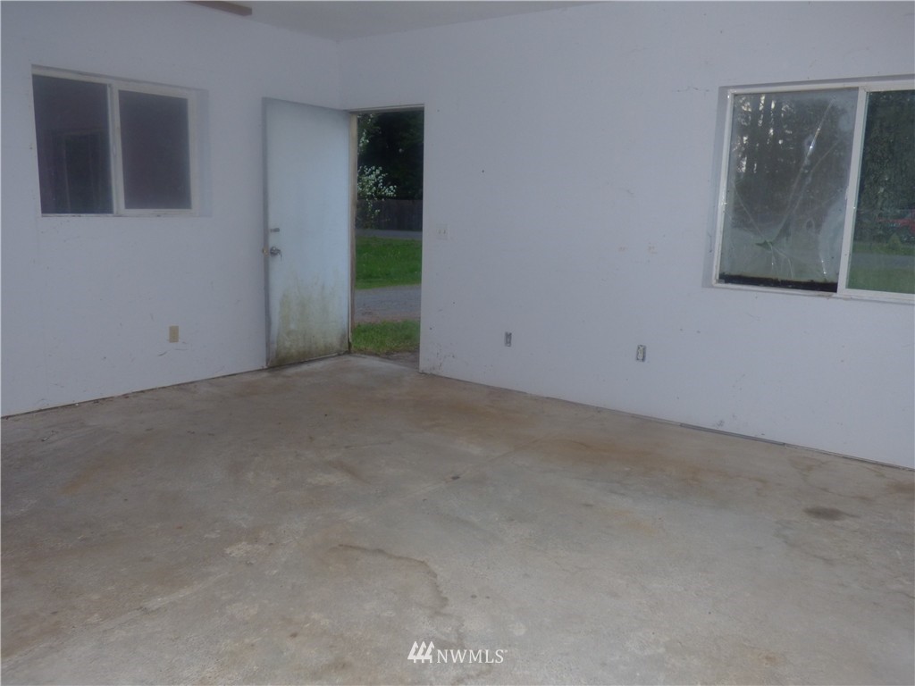 9911 178th Way Southwest Rochester, WA 98579 - Photo 17 of 24