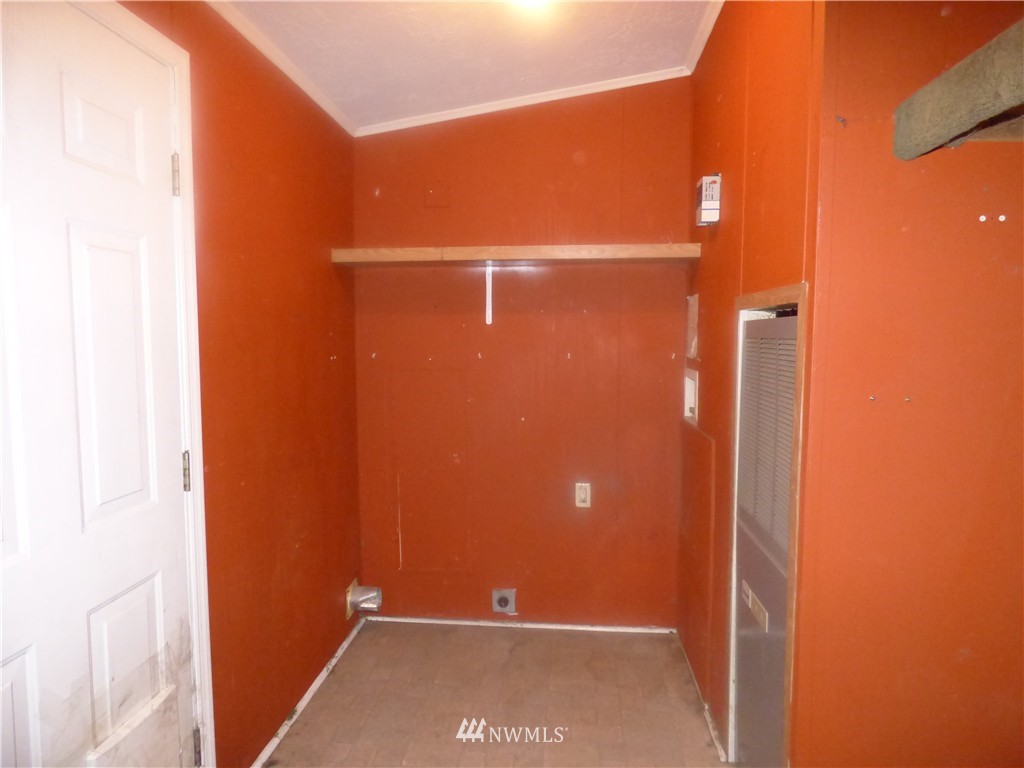 9911 178th Way Southwest Rochester, WA 98579 - Photo 7 of 24