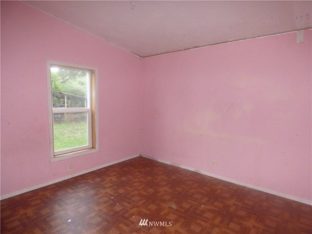 9911 178th Way Southwest Rochester, WA 98579 - Photo 10 of 24