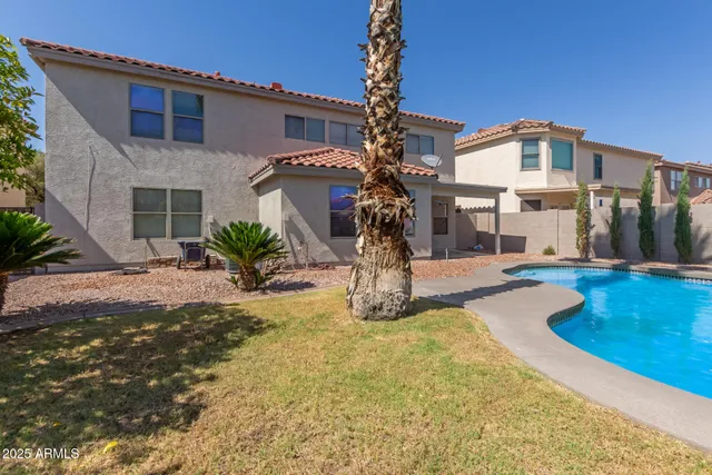 a house view with a outdoor space