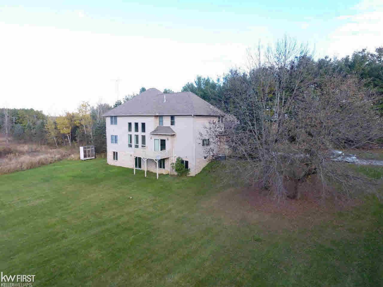 1833 North Summers Road Imlay City, MI 48444 - Photo 12 of 56 21392189-11.JPG