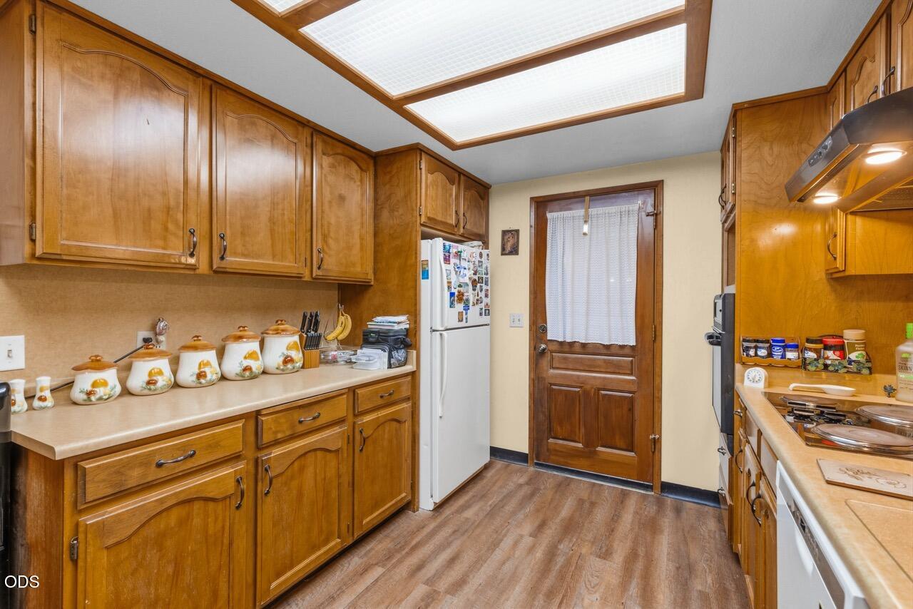 758 Summit Loop Grants Pass, OR 97527 - Photo 9 of 37 Gallery Image 9