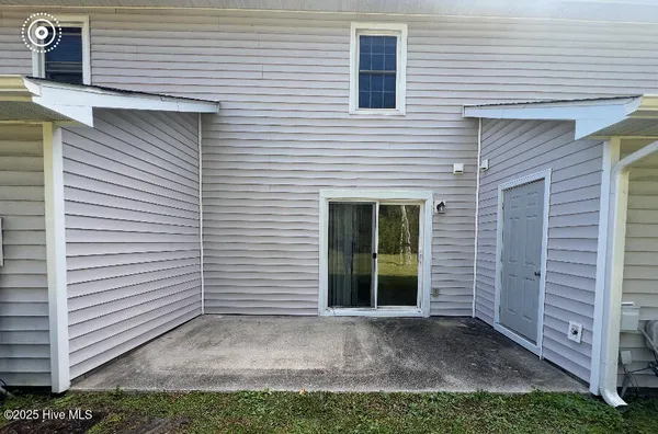 $1,400 | 2 Port W Court, Unit C, Swansboro, NC 28584