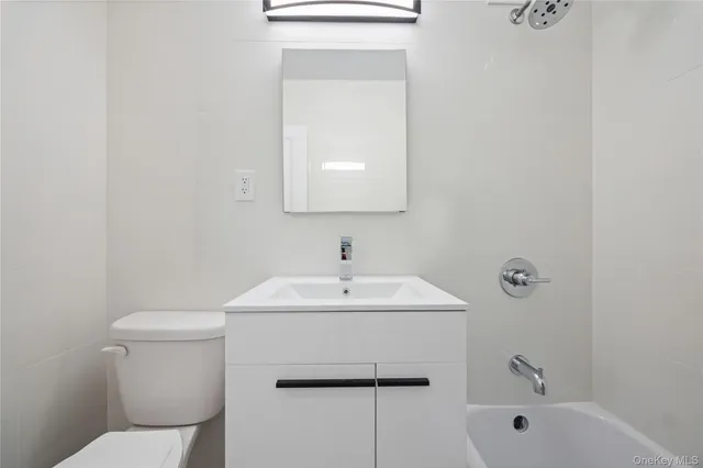 $285,000 | 825 Morrison Avenue, Unit 5A | Soundview