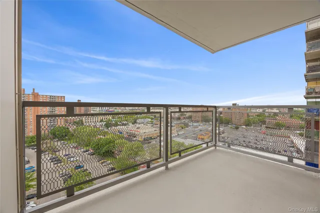 $285,000 | 825 Morrison Avenue, Unit 5A | Soundview