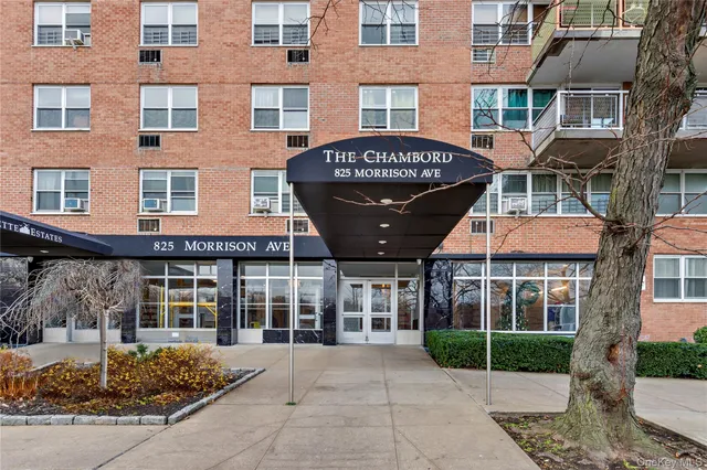 $285,000 | 825 Morrison Avenue, Unit 5A | Soundview