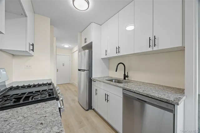 $285,000 | 825 Morrison Avenue, Unit 5A | Soundview