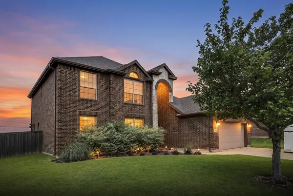 $419,000 | 1046 Chandler Street, Kennedale, TX 76060
