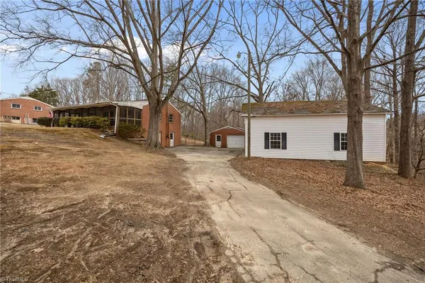 $240,000 | 2307 Joy Drive, Jamestown, NC 27282
