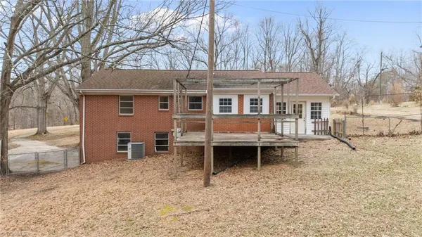 $240,000 | 2307 Joy Drive, Jamestown, NC 27282