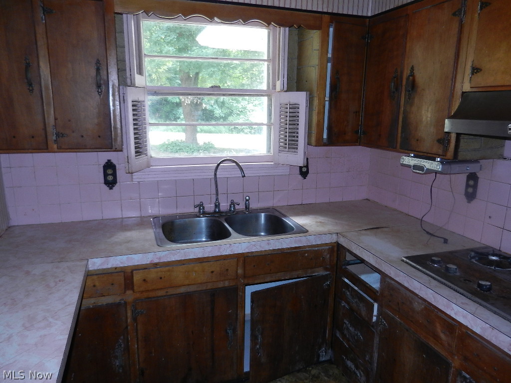 1877 Connect Road Barberton, OH 44203 - Photo 3 of 10 Gallery Image 3