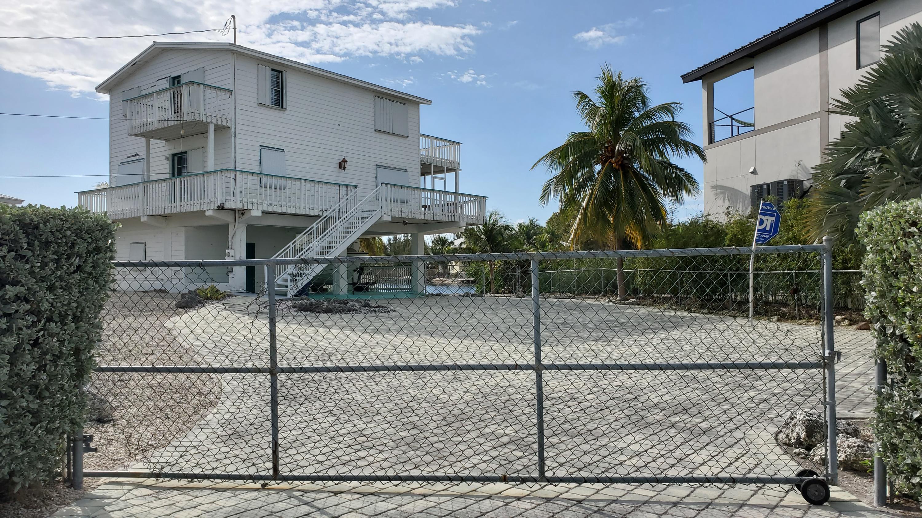 66 Mutiny Place Key Largo, FL 33037 - Photo 5 of 29 Front