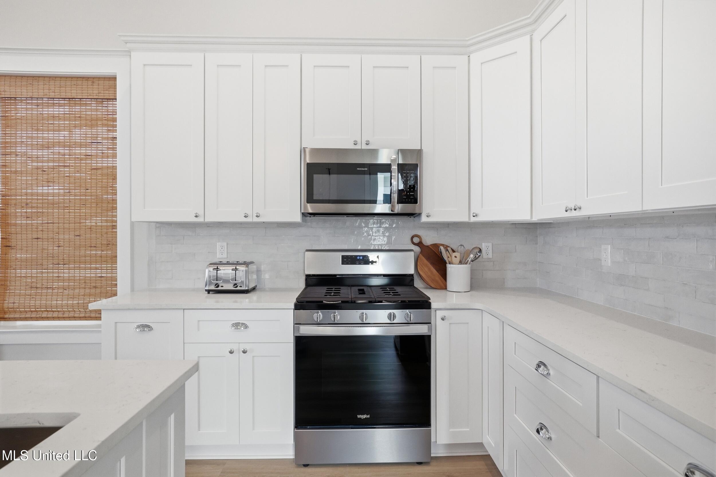 254 Caillavet Street Biloxi, MS 39530 - Photo 15 of 44 KITCHEN