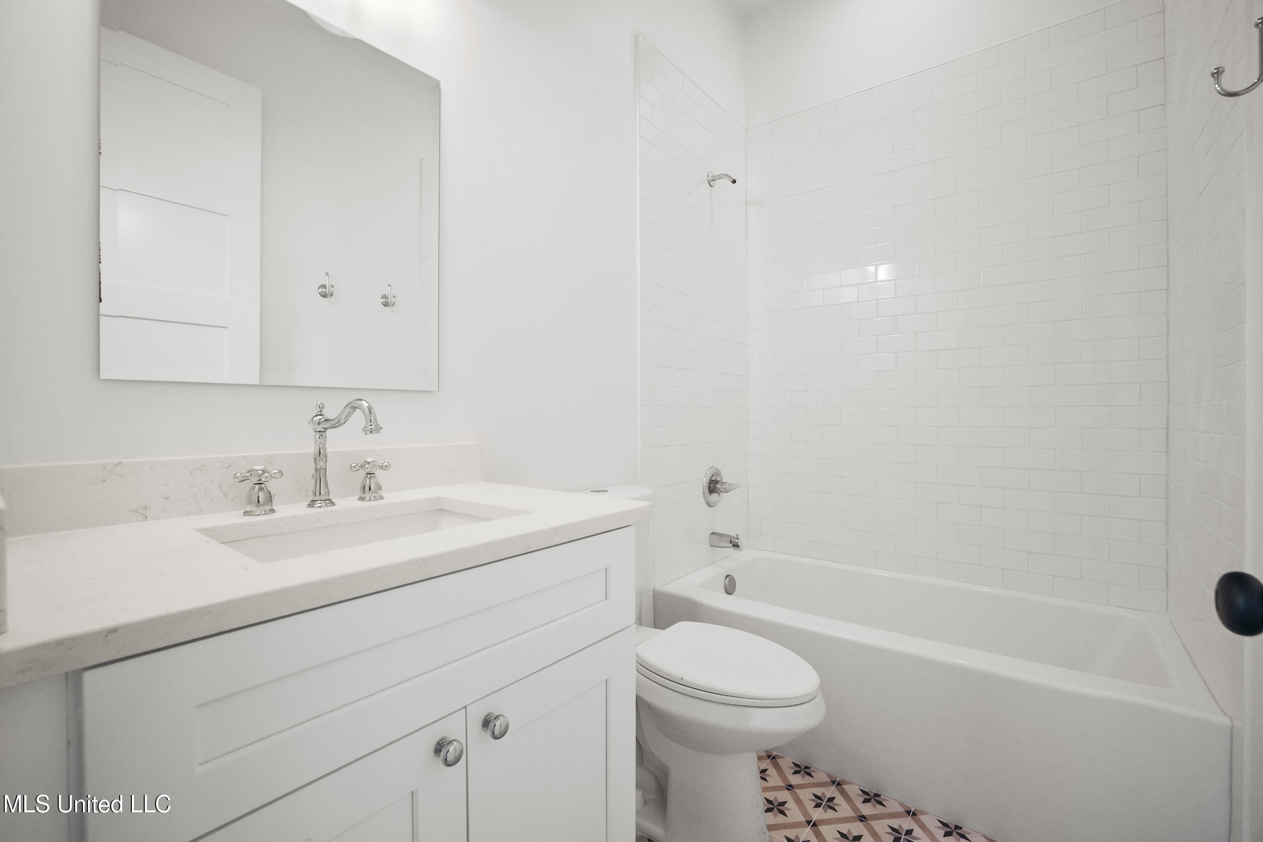 254 Caillavet Street Biloxi, MS 39530 - Photo 16 of 42 GUEST BATH