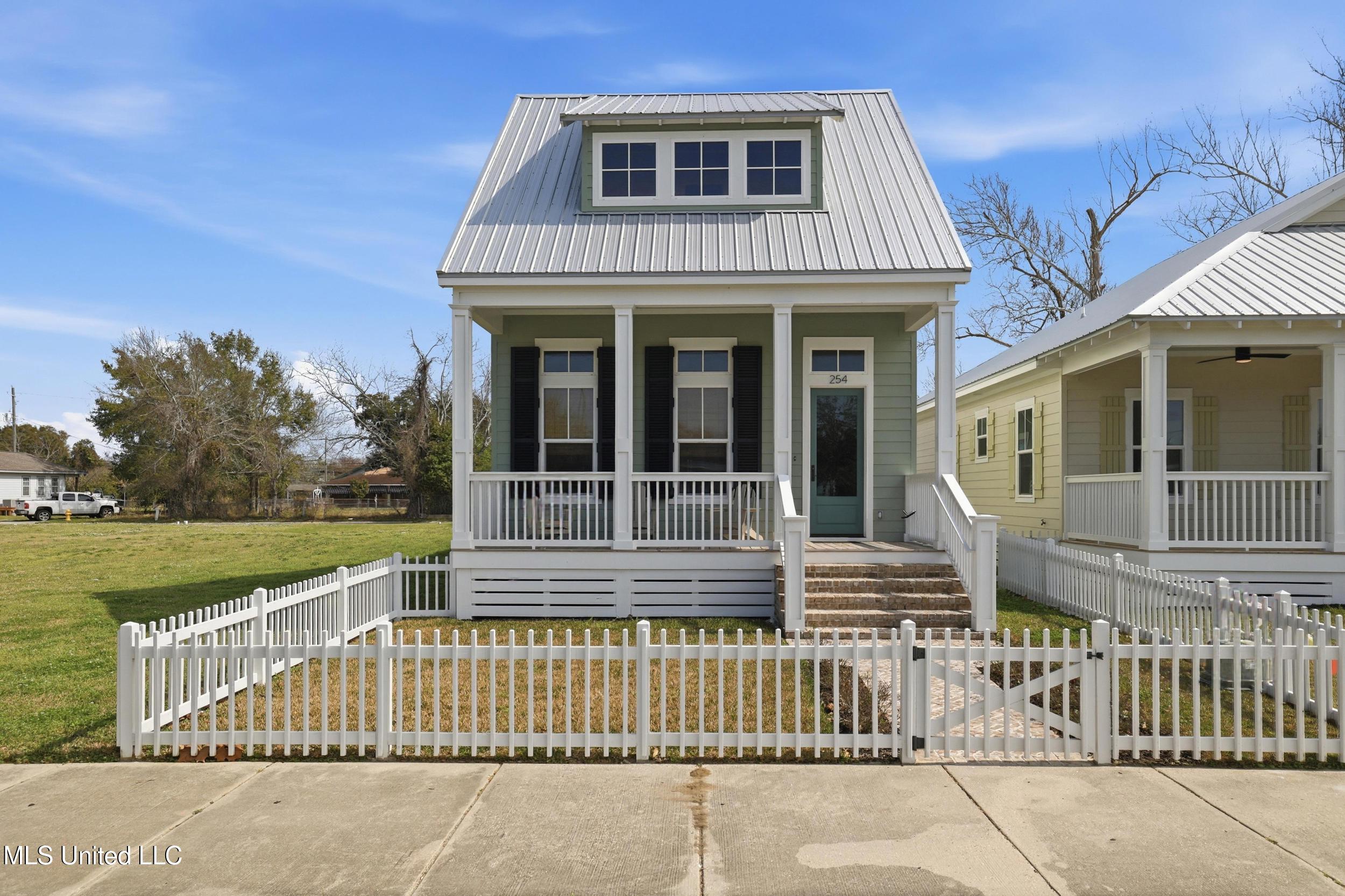 254 Caillavet Street Biloxi, MS 39530 - Photo 2 of 44 EXTERIOR FRONT