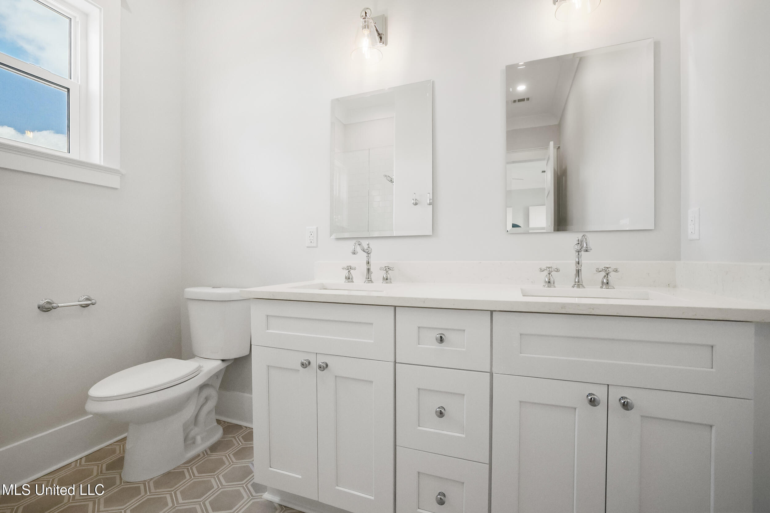 254 Caillavet Street Biloxi, MS 39530 - Photo 22 of 42 PRIMARY BATH