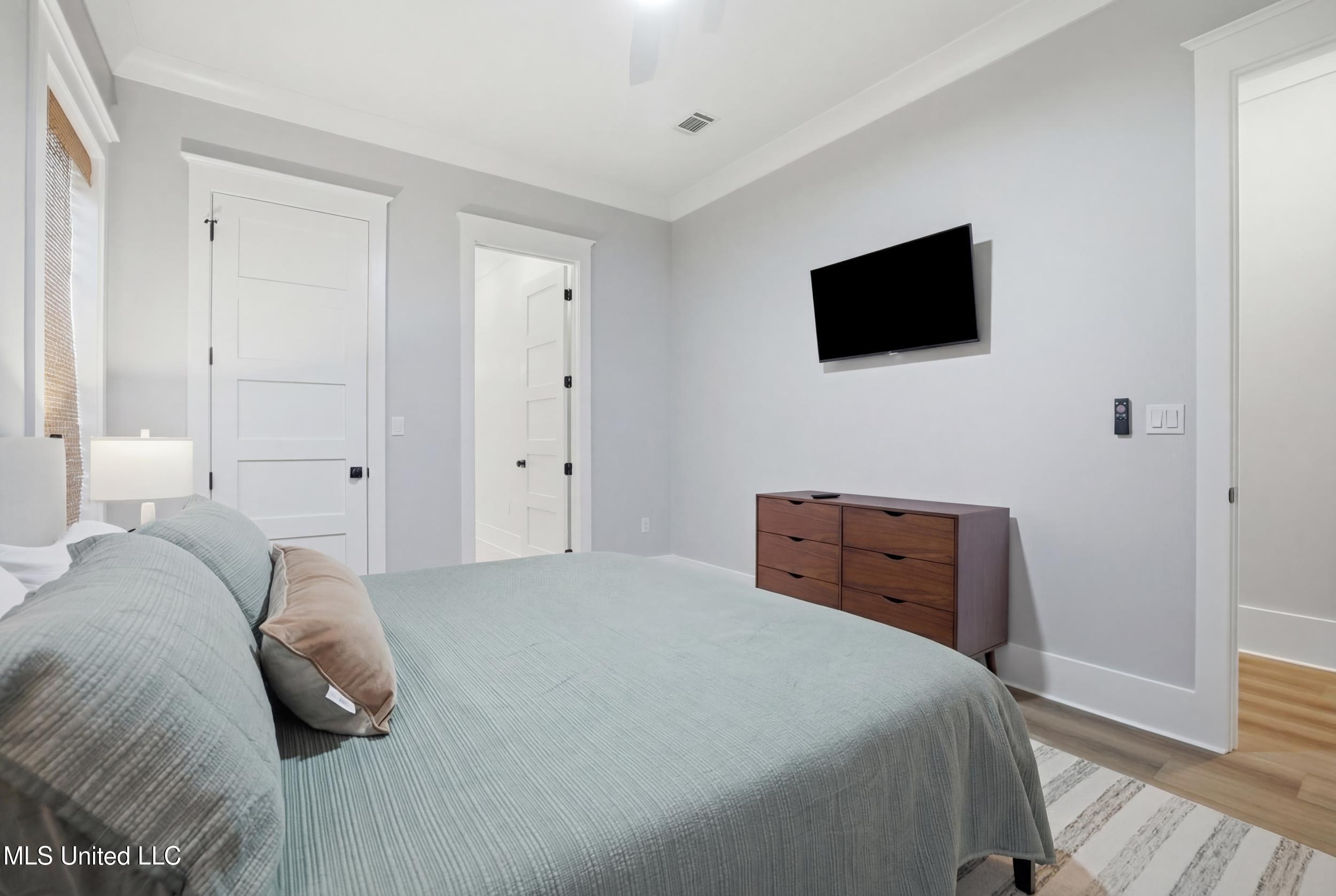 254 Caillavet Street Biloxi, MS 39530 - Photo 23 of 44 PRIMARY BEDROOM