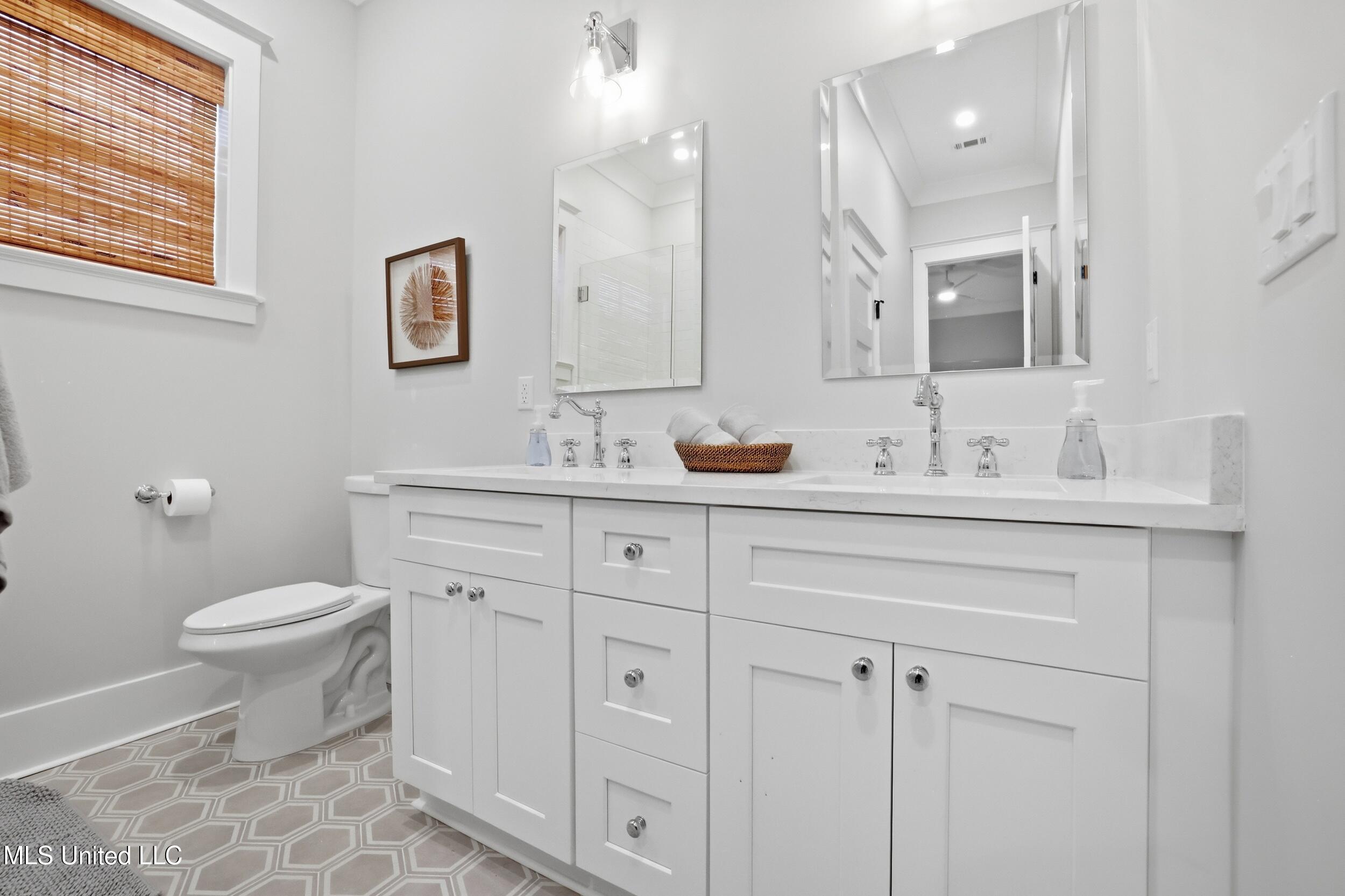 254 Caillavet Street Biloxi, MS 39530 - Photo 25 of 44 PRIMARY BATH