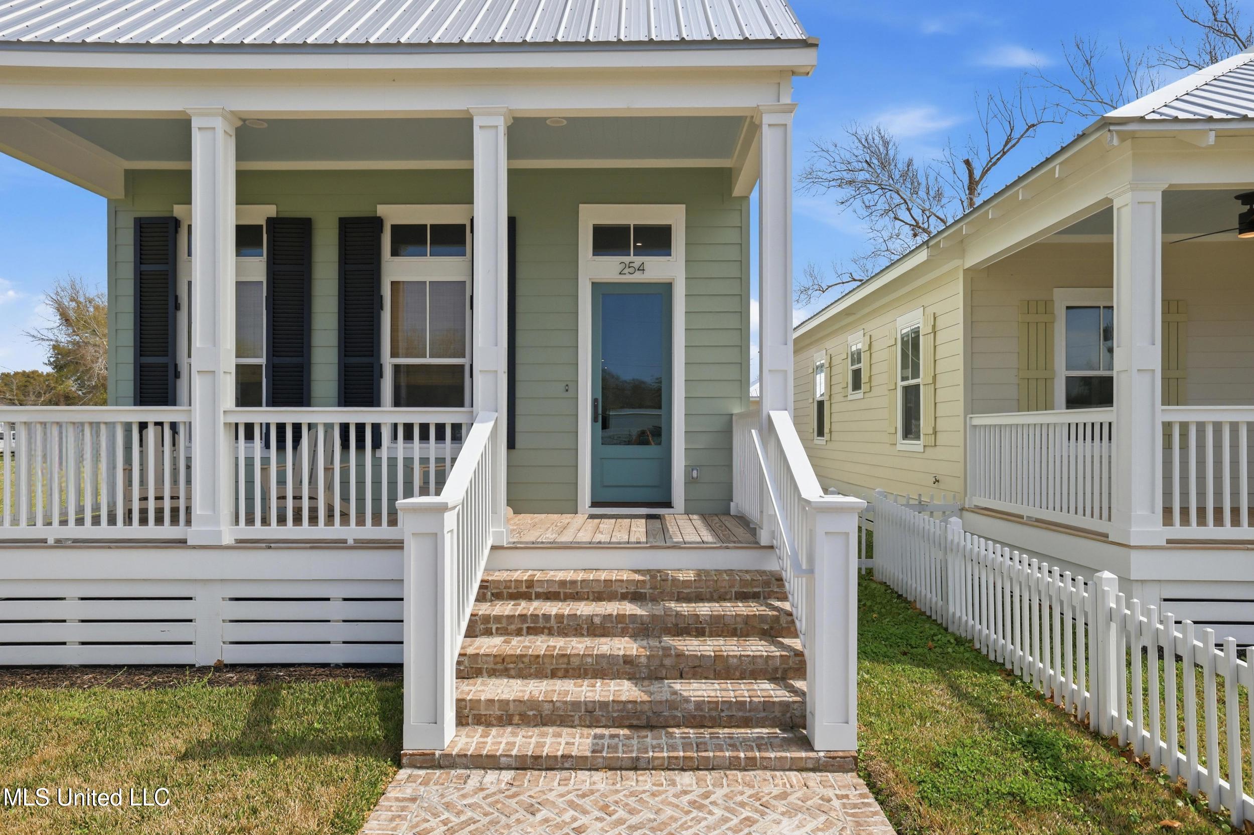 254 Caillavet Street Biloxi, MS 39530 - Photo 4 of 44 ENTERANCE AND FRONT PORCH