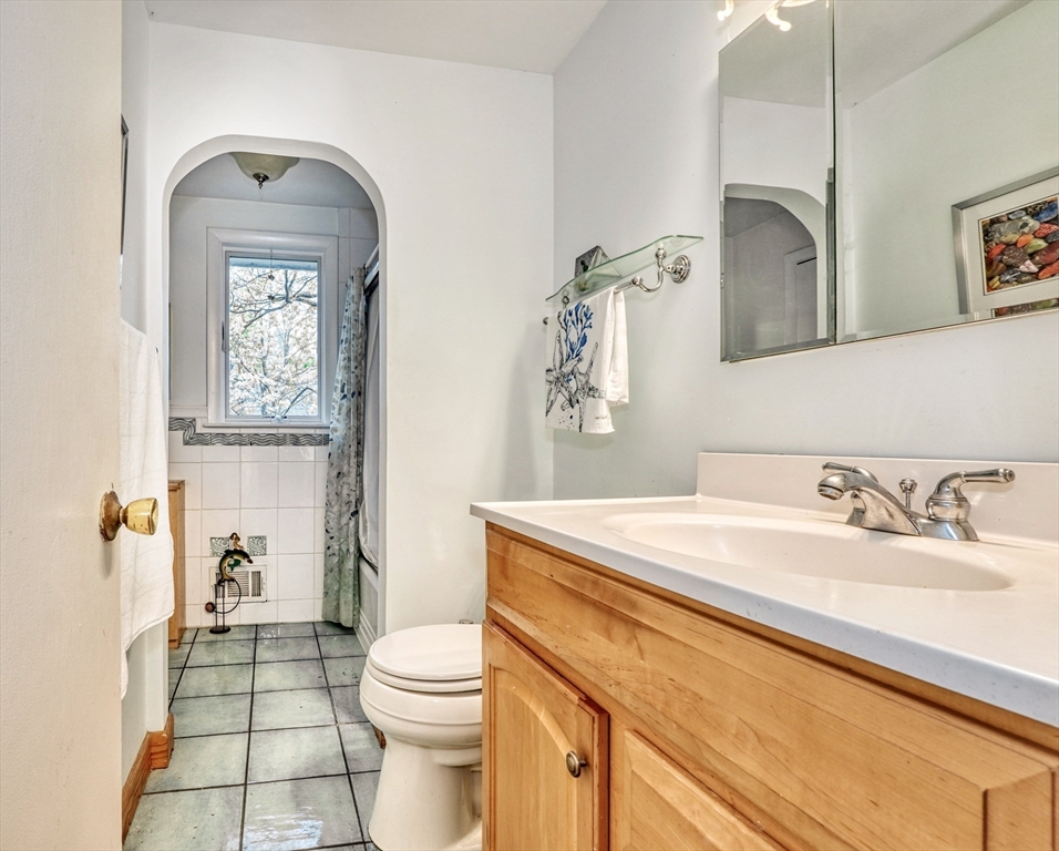 7 Noonhill Road Medfield, MA 02052 - Photo 18 of 34 Gallery Image 18