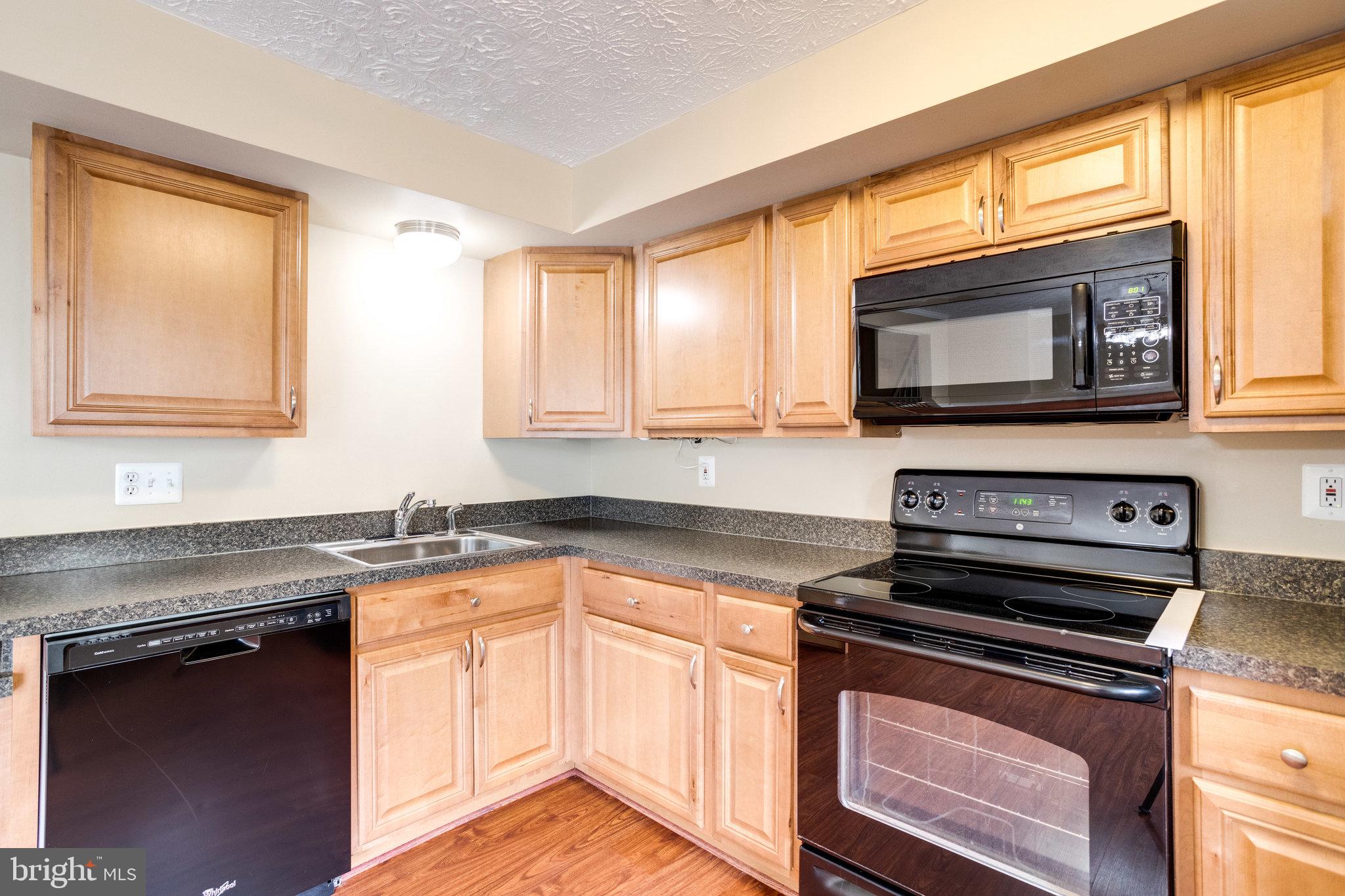 9012 Golden Leaf Court Springfield, VA 22153 - Photo 18 of 45