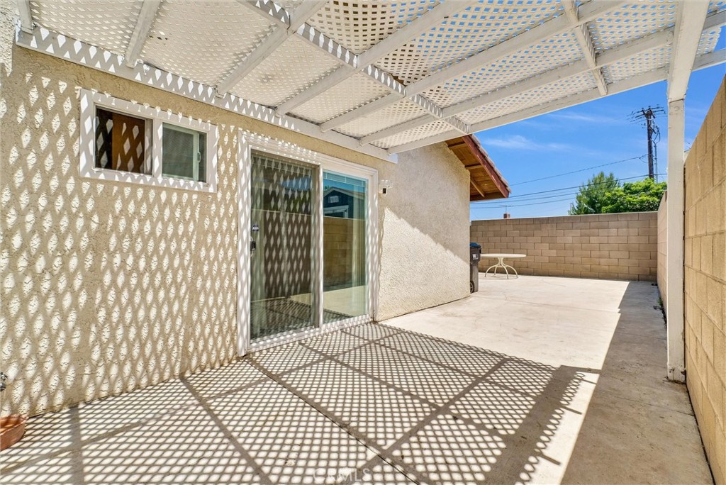 3415 Siskiyou Circle Riverside, CA 92503 - Photo 31 of 41 a view of a backyard of a house