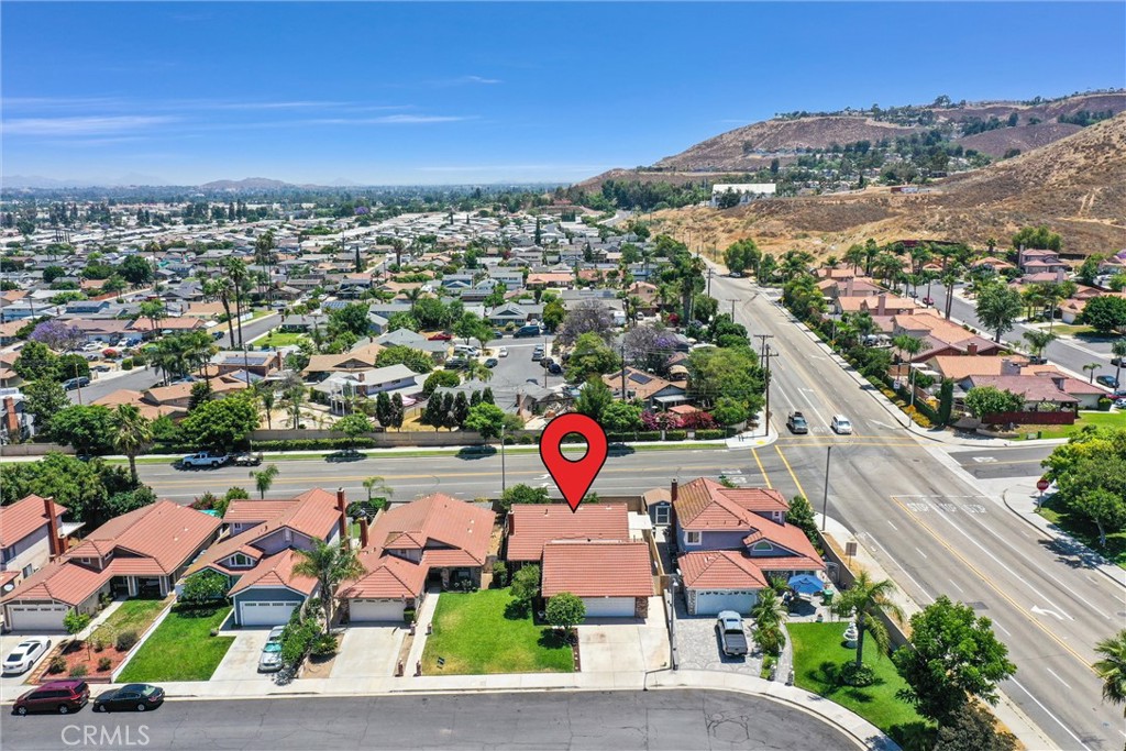 3415 Siskiyou Circle Riverside, CA 92503 - Photo 37 of 41 an aerial view of residential houses and outdoor space