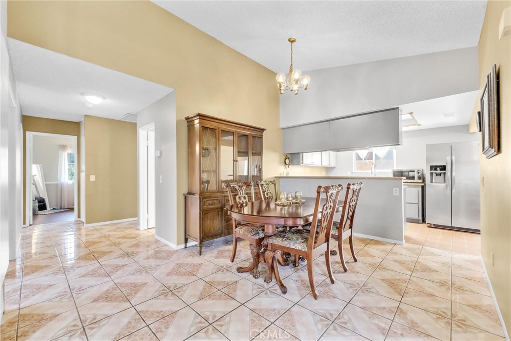 3415 Siskiyou Circle Riverside, CA 92503 - Photo 5 of 41