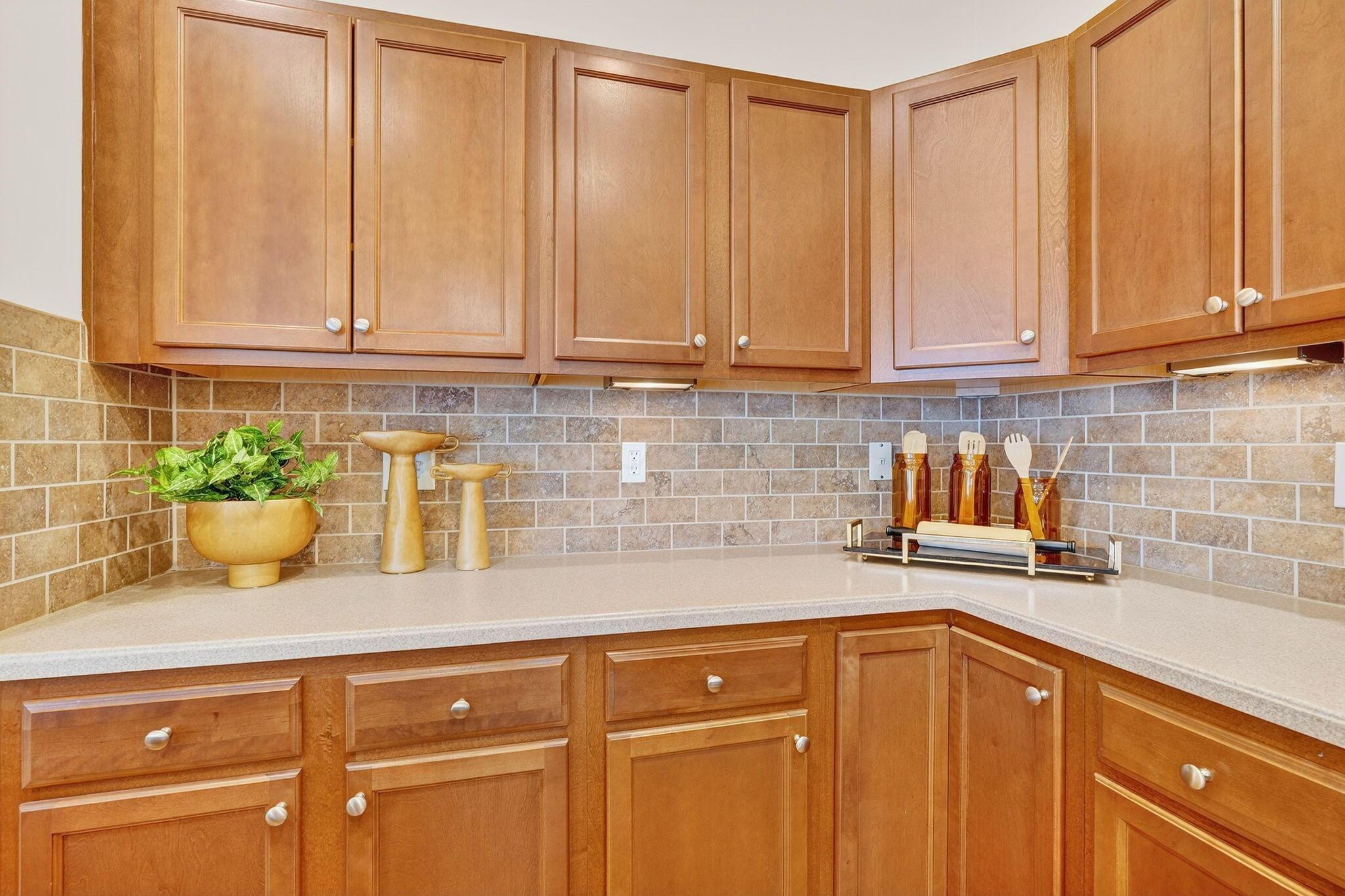 6931 Rothwell Street New Albany, OH 43054 - Photo 19 of 58 Tile back splash