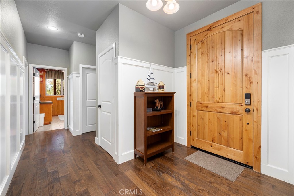 39828 Granite Ridge Lane Bass Lake, CA 93604 - Photo 39 of 66 Lower level entry