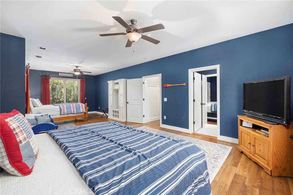 39828 Granite Ridge Lane Bass Lake, CA 93604 - Photo 55 of 66 Bedroom 6 w/Jack & Jill bath access