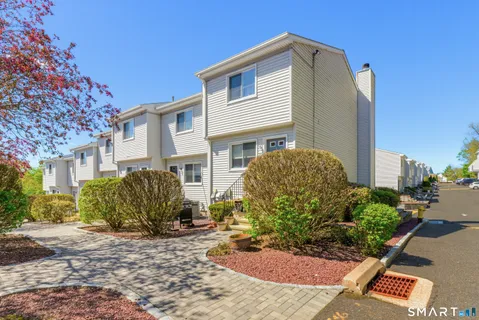 $289,000 | 273 Derby Avenue, Unit 904, Derby, CT 06418