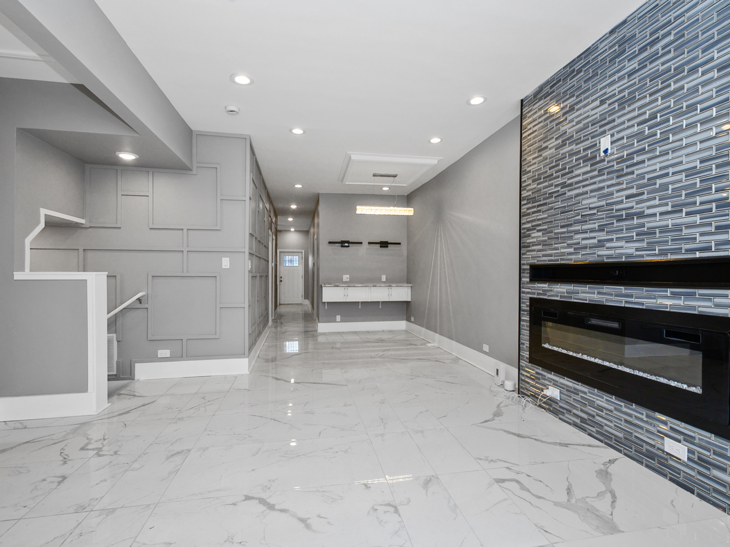 7305 South Sangamon Street Chicago, IL 60621 - Photo 2 of 29 a view of a hallway to the kitchen