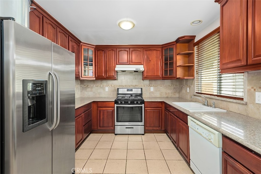 10104 Gould Street Riverside, CA 92503 - Photo 11 of 31 Decluttered