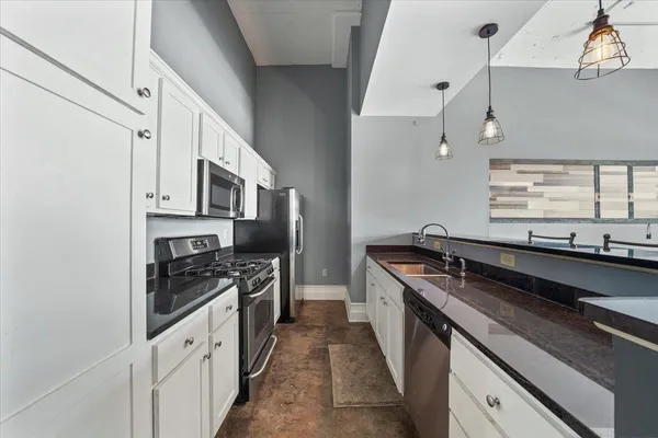 $249,990 | 648 Riverside Drive, Unit 207, Memphis, TN 38103
