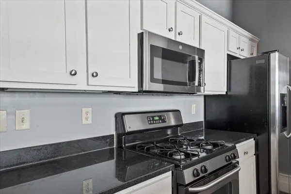 $249,990 | 648 Riverside Drive, Unit 207, Memphis, TN 38103