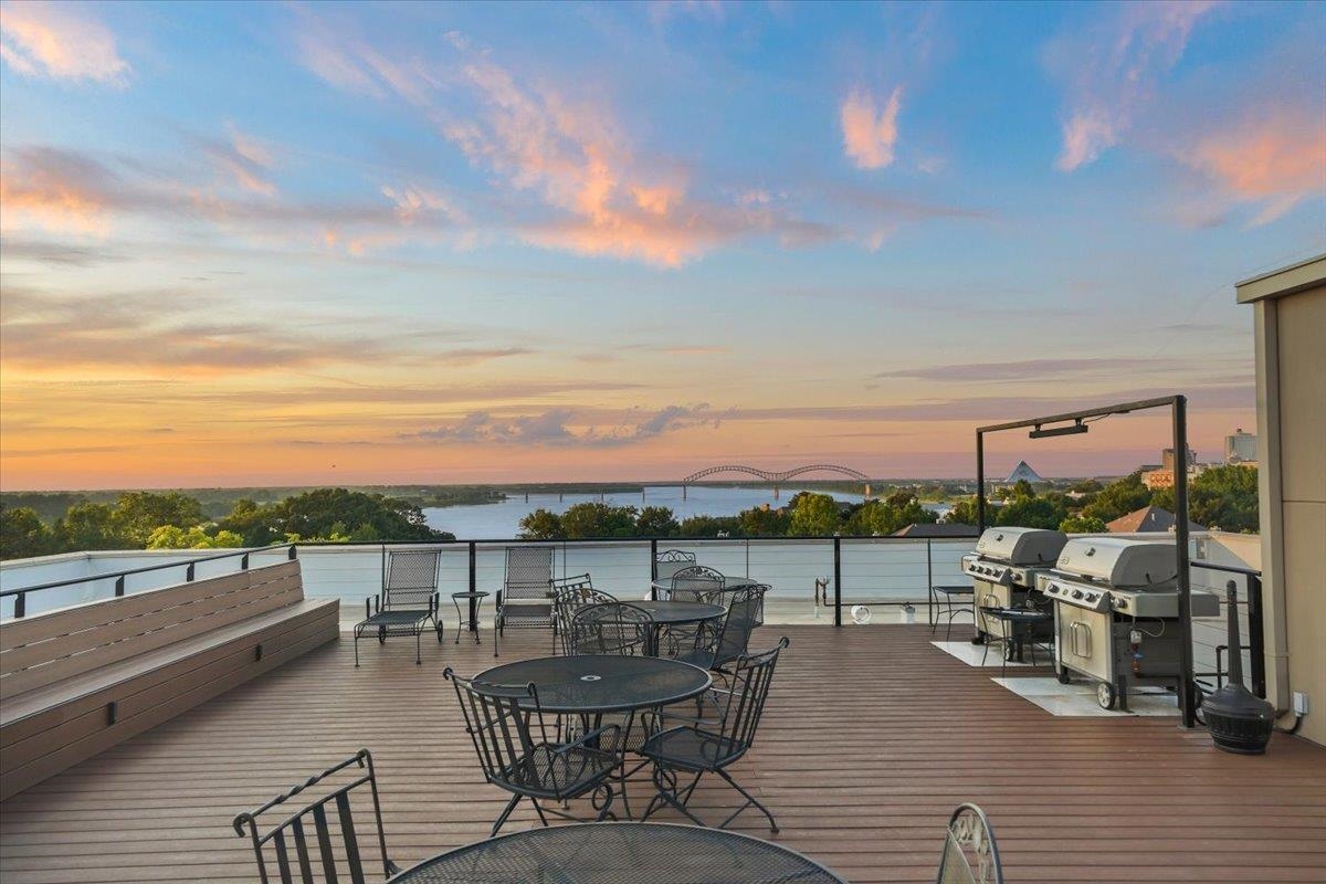 648 Riverside Drive, Unit 207 Memphis, TN 38103 - Photo 32 of 34 a view of a terrace with seating space