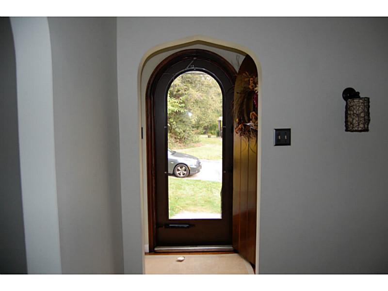 Entry/Foyer. 