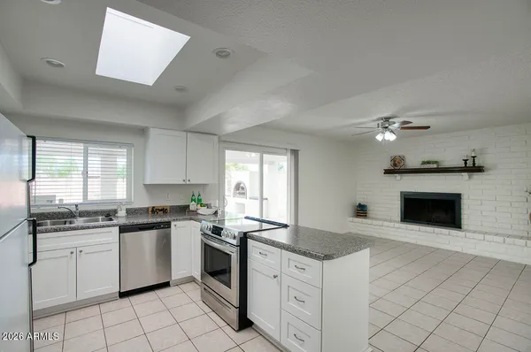 $330,000 | 11820 North 42nd Drive, Phoenix, AZ 85029